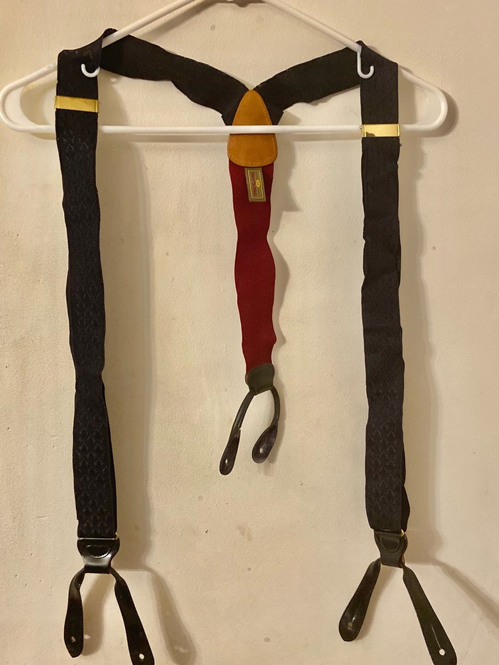 Trafalgar Black Pattern And Burgundy Elastic Logo Label Pant Suspenders.